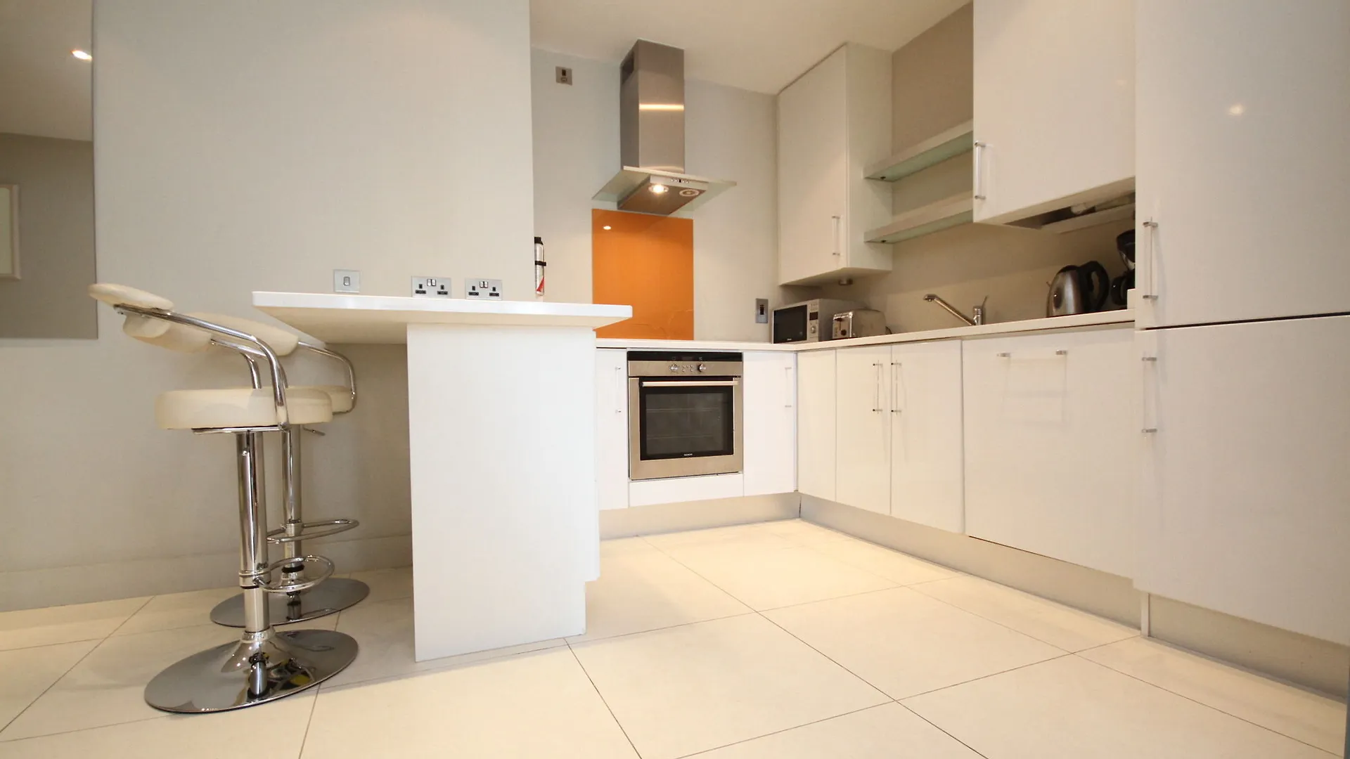 Lower Baggot Street Apartment Dublino